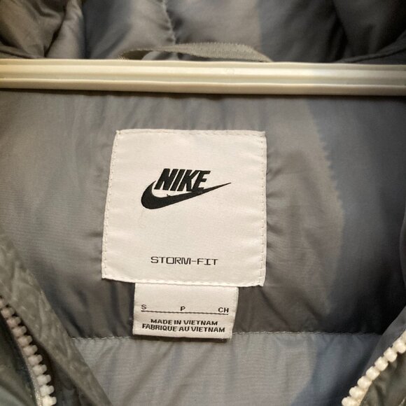 Nike Puffer Jacket - Size Small - Picture 3 of 6